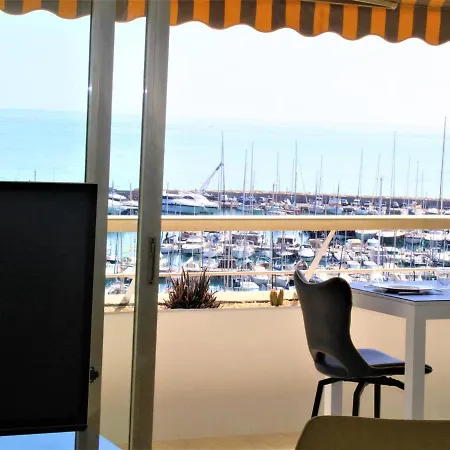 Appartement Superbe 3 Pièces Avec Terrasse, Clim Et Vue à - Fr-1-252a-92