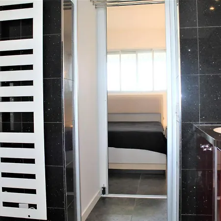 Appartement Superbe 3 Pièces Avec Terrasse, Clim Et Vue à - Fr-1-252a-92 *